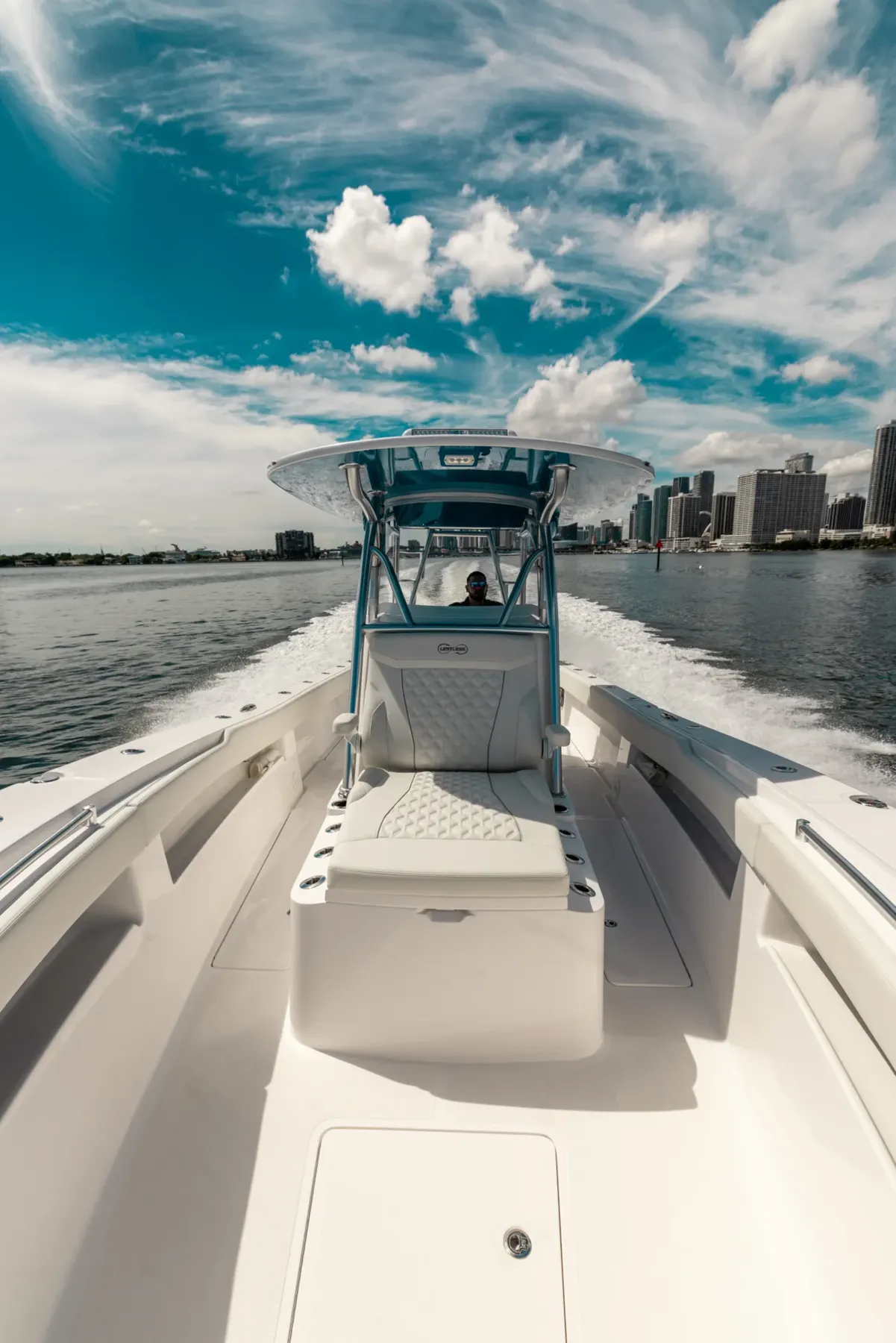 Bow-to-console view of a Limitless 320